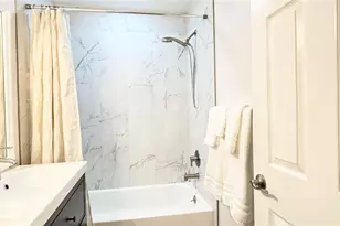 2431 Loma Linda St, Sarasota, FL 34239 - Photo 16