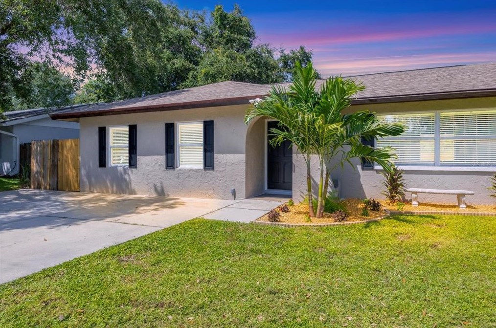 4541 Barton Dr, Sarasota, FL 34232