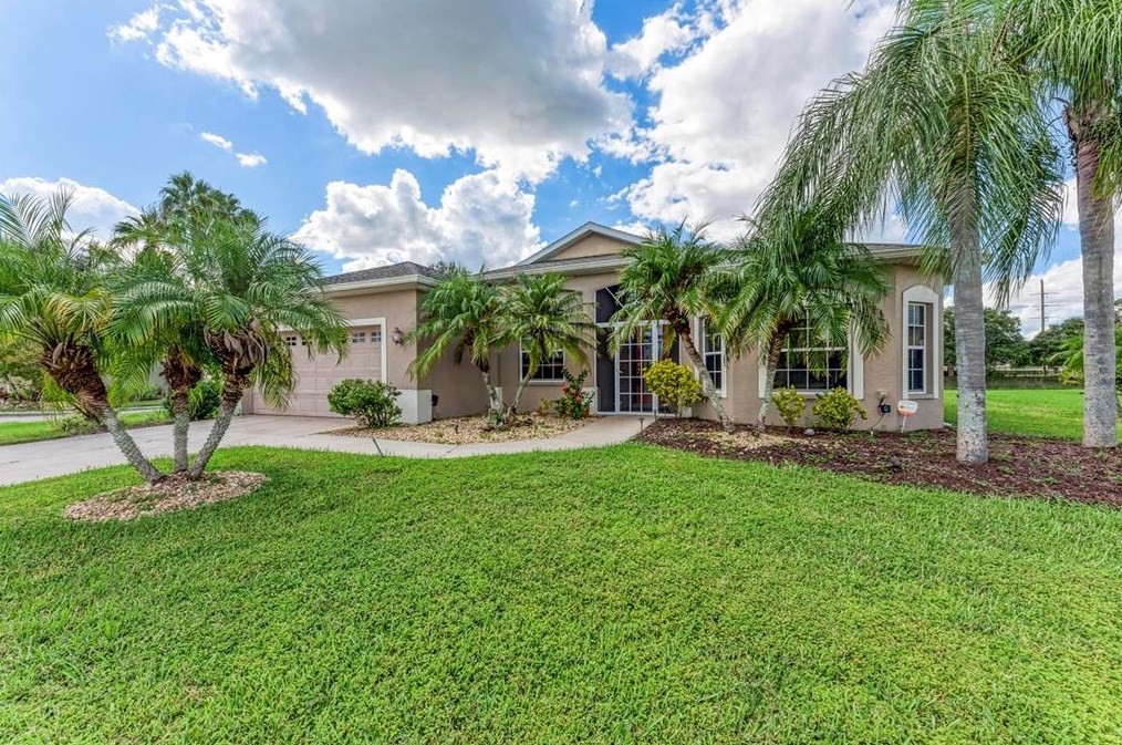 2278 Vintage St, Sarasota, FL 34240