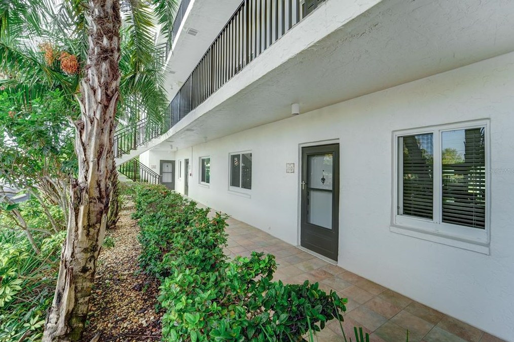 8911 Midnight Pass Rd, Sarasota, FL 34242-2915