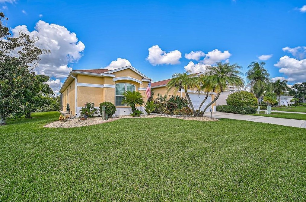 4915 Avon Ln, Sarasota, FL 34238-2756