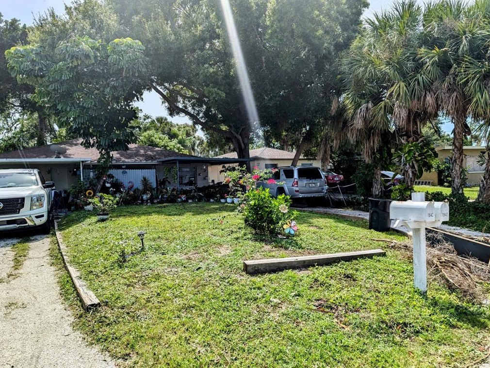 1940 Marbeth St, Sarasota, FL 34231