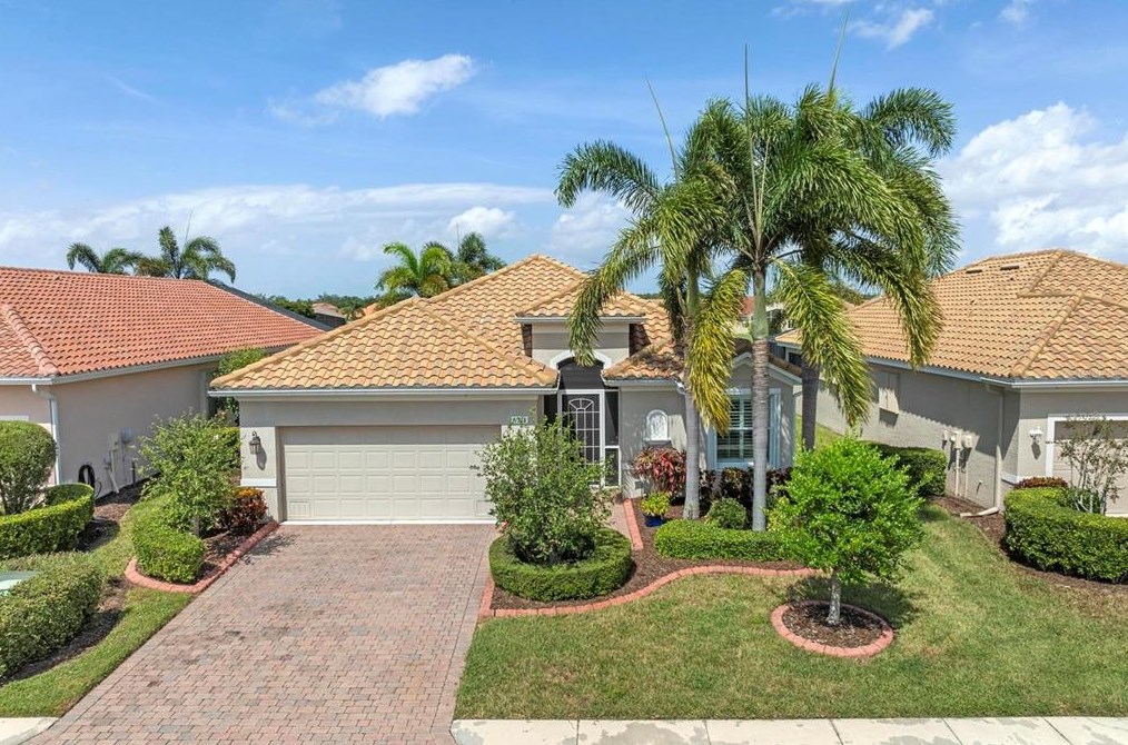 6721 41st St Cir E, Sarasota, FL 34243