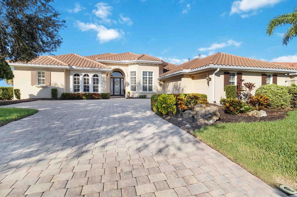 105 Terra Bella Ct, Nokomis, FL 34275