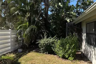 7861 Pine Trace Dr, Sarasota, FL 34243 - Photo 28