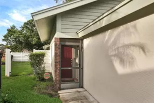 7861 Pine Trace Dr, Sarasota, FL 34243 - Photo 2
