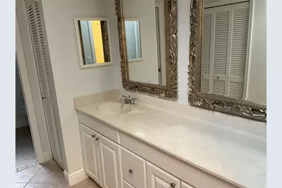 7861 Pine Trace Drive #7861, Sarasota, FL 34243 - Photo 16