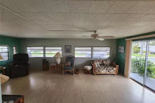 5317 Chateau Ln, Bradenton, FL 34207 - Photo 12