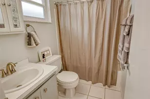 2607 Riverbluff Pkwy, Sarasota, FL 34231 - Photo 24