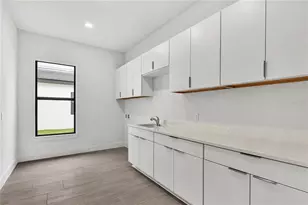 2477 Waterfront Cir, Sarasota, FL 34240 - Photo 32