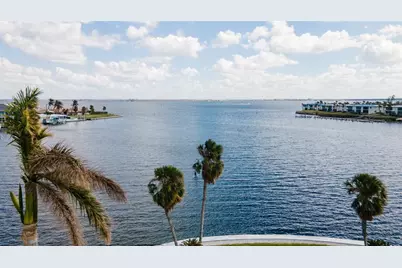 543 Key Royale Drive, Holmes Beach, FL 34217 - Photo 20