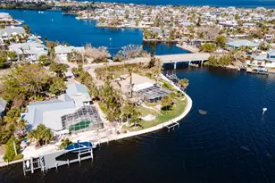 543 Key Royale Dr, Holmes Beach, FL 34217 - Photo 10