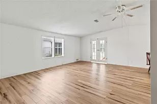 179 Nightingale Cir, Ellenton, FL 34222 - Photo 6