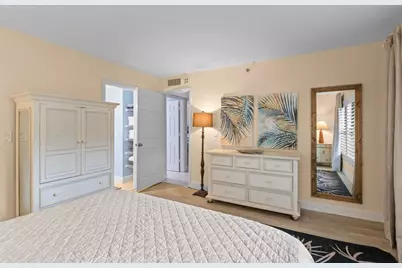 1001 Benjamin Franklin Drive #512, Sarasota, FL 34236 - Photo 18