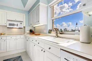 3070 Grand Bay Blvd, Longboat Key, FL 34228 - Photo 14