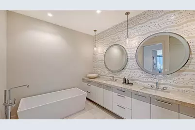 1591 Gulf Of Mexico Drive #413, Longboat Key, FL 34228 - Photo 16