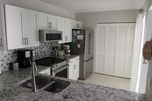 913 Waterside Ln, Bradenton, FL 34209 - Photo 2