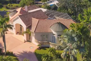 5331 Siesta Cove Dr, Sarasota, FL 34242 - Photo 1