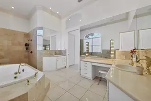 5331 Siesta Cove Dr, Sarasota, FL 34242 - Photo 12