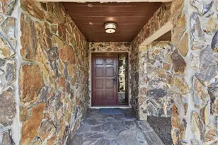 117 Hillcrest Dr, Bradenton, FL 34209 - Photo 2