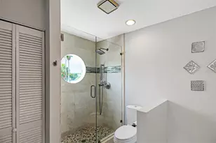 1315 Siesta Bayside Dr, Sarasota, FL 34242 - Photo 46