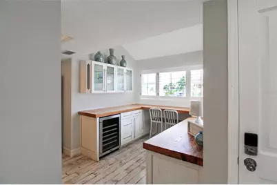 1315 Siesta Bayside Drive #1315B, Sarasota, FL 34242 - Photo 8