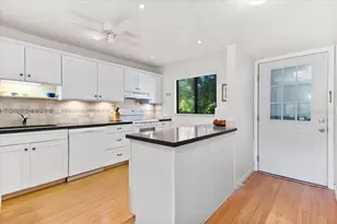 1519 Pelican Point Dr, Sarasota, FL 34231 - Photo 4