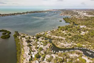 1519 Pelican Point Dr, Sarasota, FL 34231 - Photo 52