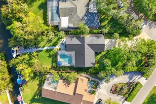 1899 Buccaneer Cir, Sarasota, FL 34231 - Photo 2