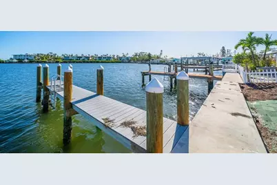 23 Seaside Court, Holmes Beach, FL 34217 - Photo 16