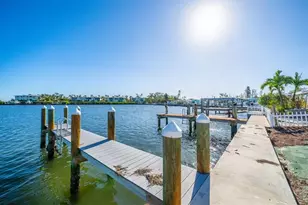 23 Seaside Ct, Holmes Beach, FL 34217 - Photo 16