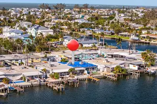 23 Seaside Ct, Holmes Beach, FL 34217 - Photo 8