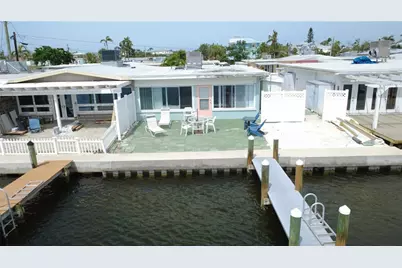 23 Seaside Court, Holmes Beach, FL 34217 - Photo 2