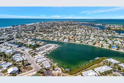 23 Seaside Court, Holmes Beach, FL 34217 - Photo 6