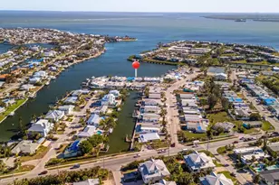 23 Seaside Ct, Holmes Beach, FL 34217 - Photo 4