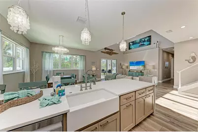 901 30th Court E, Bradenton, FL 34208 - Photo 18