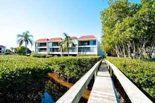 3705 E Bay Dr, Holmes Beach, FL 34217 - Photo 32