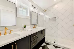 2516 Avenue A, Bradenton Beach, FL 34217 - Photo 10