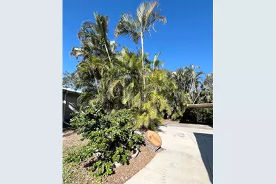 103 Oakwood Boulevard, Sarasota, FL 34237 - Photo 4