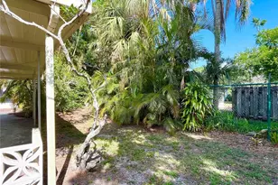 103 Oakwood Blvd, Sarasota, FL 34237 - Photo 10