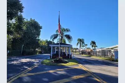 103 Oakwood Boulevard, Sarasota, FL 34237 - Photo 30