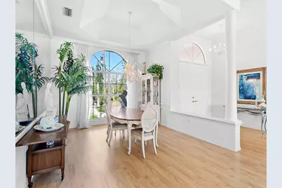 508 Siesta Drive, Sarasota, FL 34242 - Photo 8