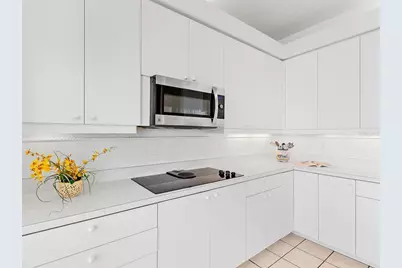 508 Siesta Drive, Sarasota, FL 34242 - Photo 16