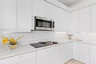 508 Siesta Dr, Sarasota, FL 34242 - Photo 16