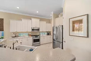 7223 Orchid Island Pl, Bradenton, FL 34202 - Photo 10