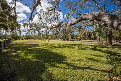 9205 9th Avenue NW, Bradenton, FL 34209 - Photo 4