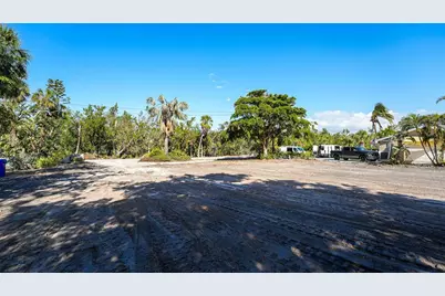 660 Longview Drive, Longboat Key, FL 34228 - Photo 24