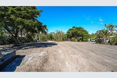 660 Longview Drive, Longboat Key, FL 34228 - Photo 10