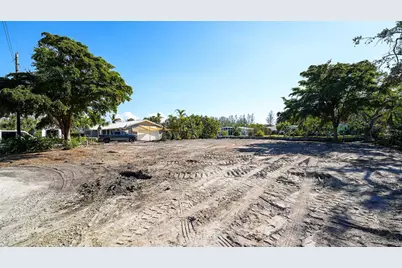 660 Longview Drive, Longboat Key, FL 34228 - Photo 22