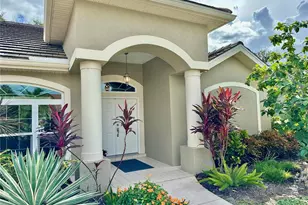 114 Fieldstone Dr, Venice, FL 34292 - Photo 2